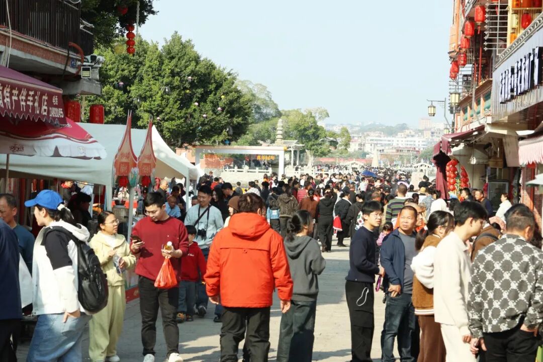 桥南古街新春文旅嘉年华精彩上演，世遗桥畔年味浓