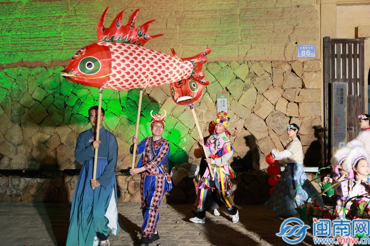 新春走基层｜华安二宜楼：灯火映古楼 民俗闹新春