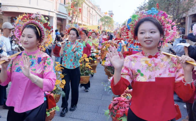 梦回千年前！泉州“迎番货”踩街重现“涨海声中万国商”