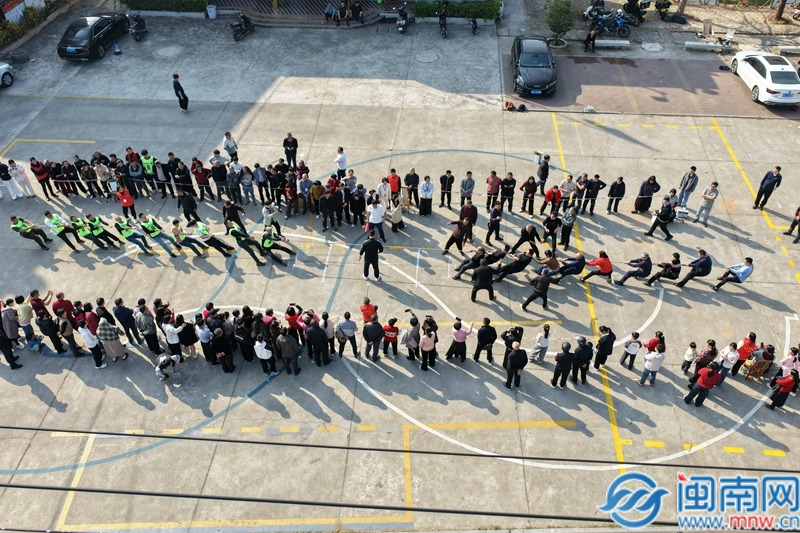 新春走基层丨平和大溪镇“大芹威士忌杯”拔河总决赛点燃新春激情