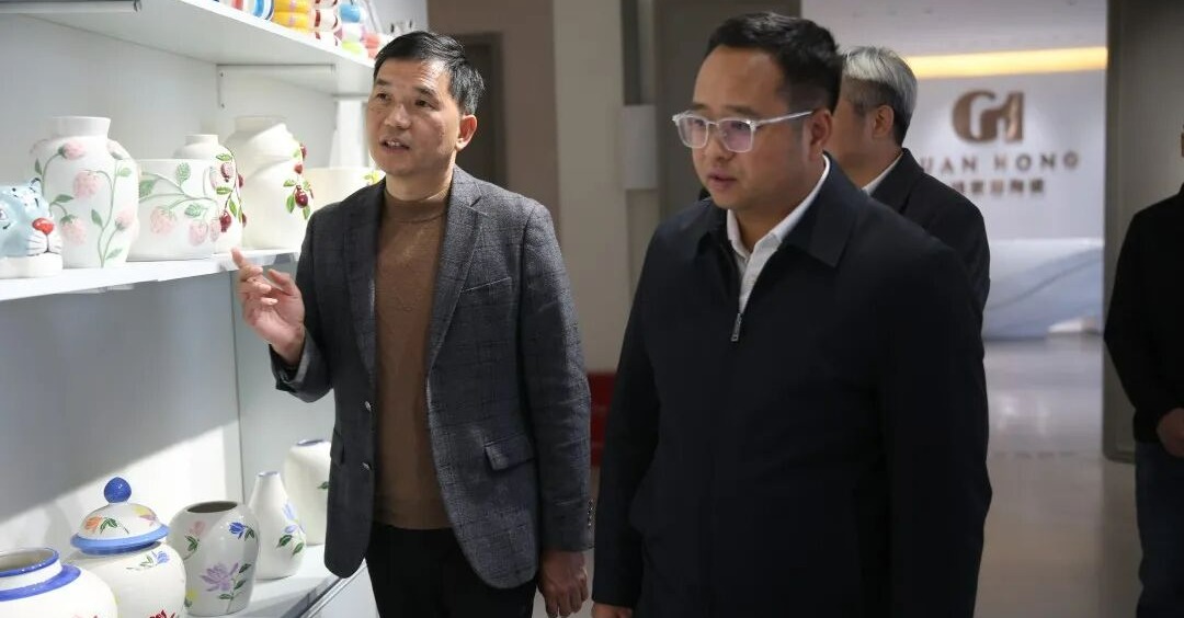 新春走基层 | 德化县委书记方俊钦走访部分民营企业代表