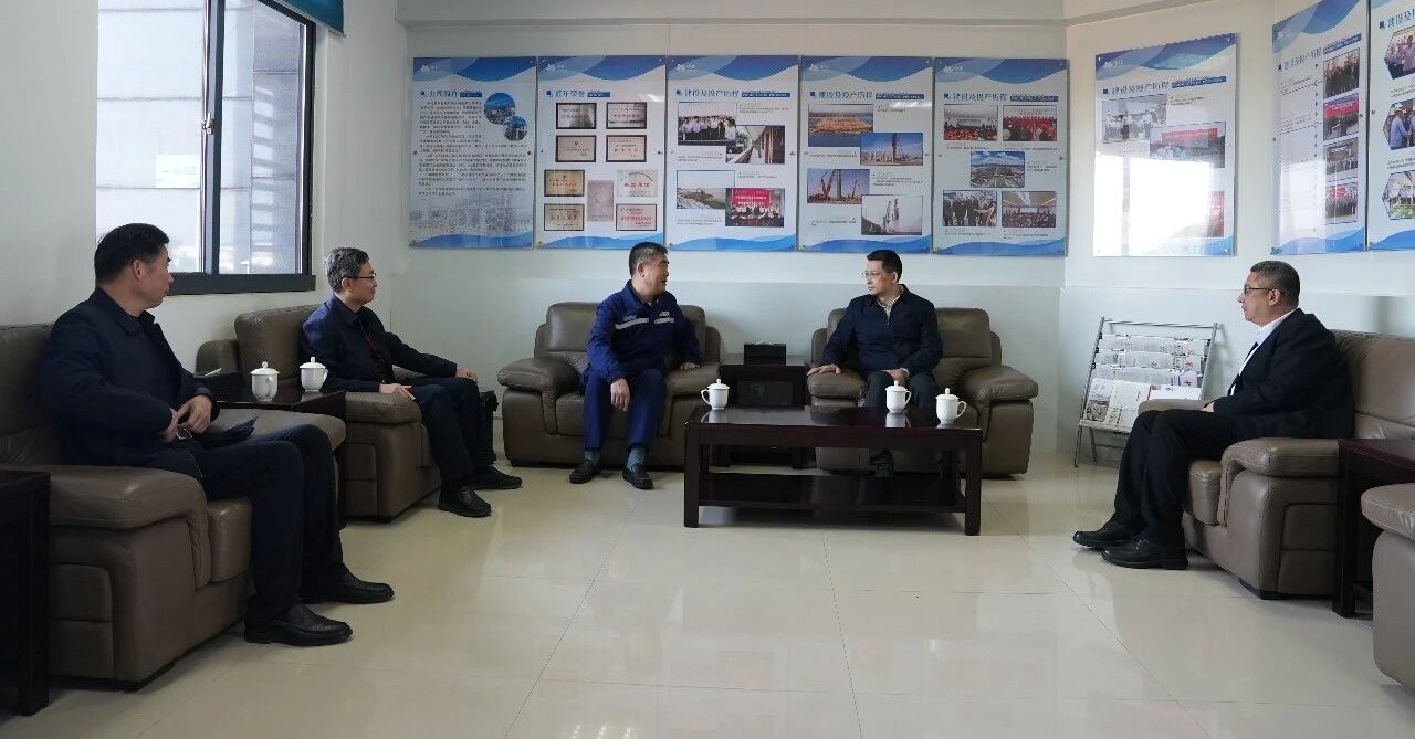 �ݰ������װ��ӳ�Ա�߷��ص���ҵ�����ĸɾ���ı��չ������ƪ��