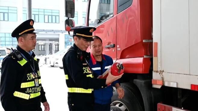 春节我在岗丨护航春运！云霄“执法蓝”一路相伴