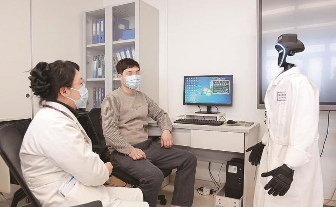 福建省内首个人机协同门诊落地 开启AI机器人医助时代
