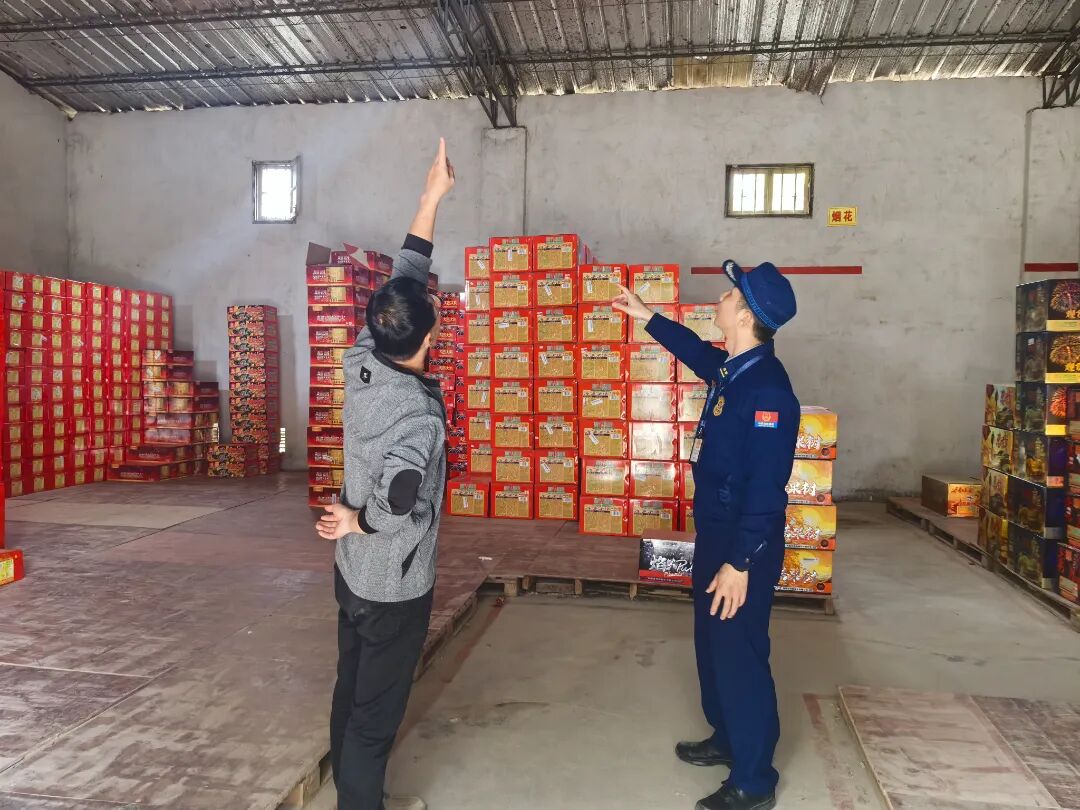 漳州高新区：元宵临检 烟花爆竹场所消防产品大“体检”