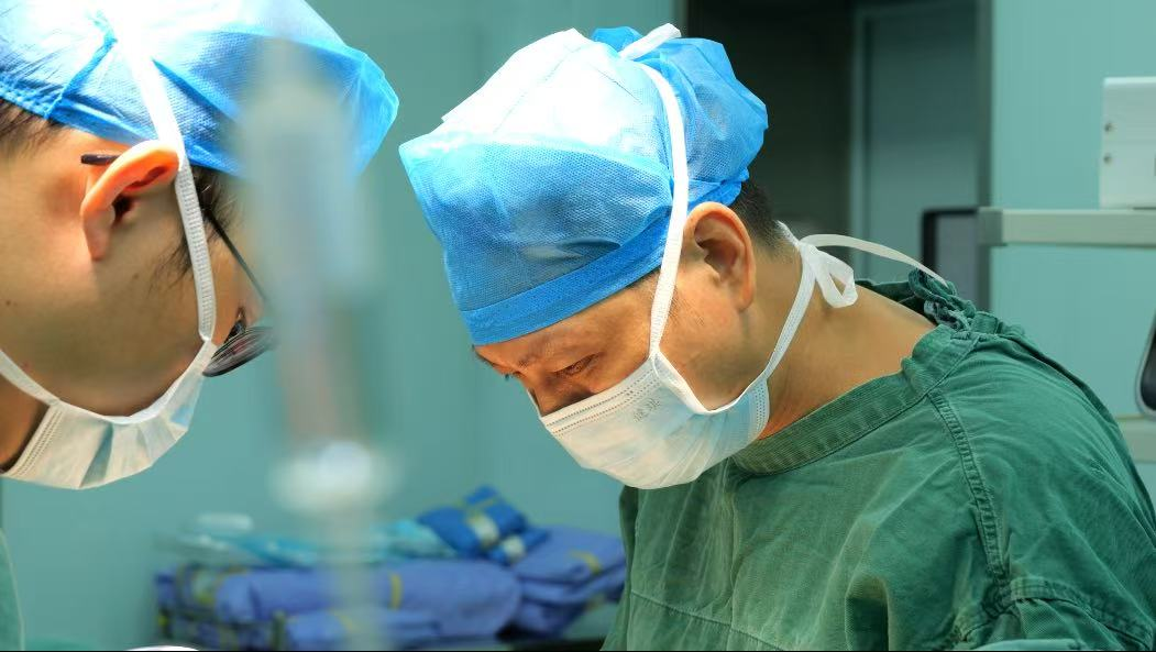 漳州第三医院：从生活困扰到医学干预 一例双胞胎少年手足多汗症的多学科诊疗实践