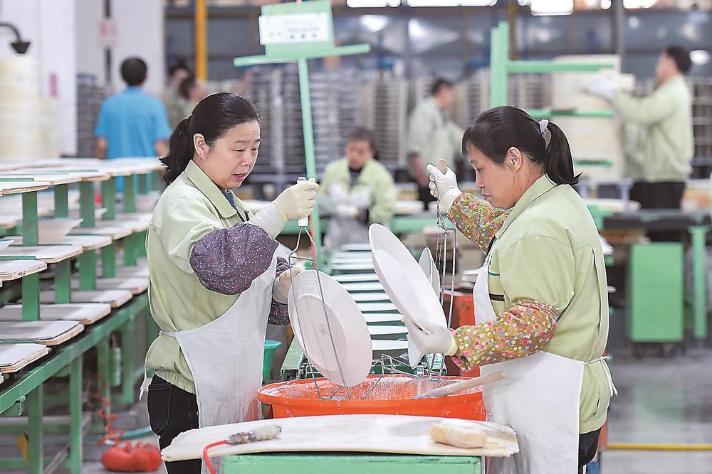 德化：开足马力赶订单