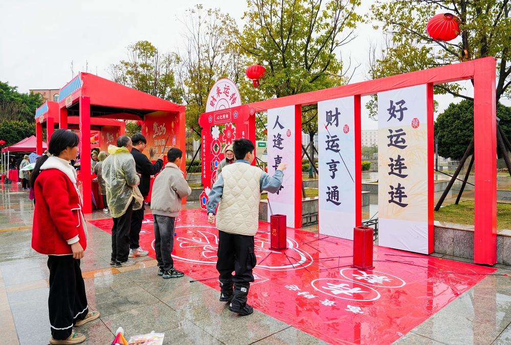 石獅錦尚鎮(zhèn)舉行“慶新春·鬧元宵”游園活動(dòng)