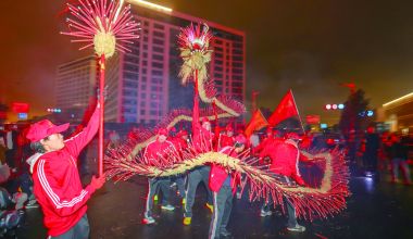 千年香龙“舞”动南翼高新区