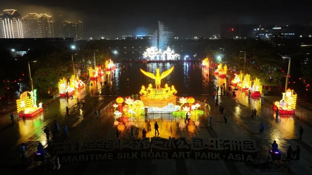 泉州台商投资区：持续8天！全市唯一大型水上座灯演绎“千帆竞发”