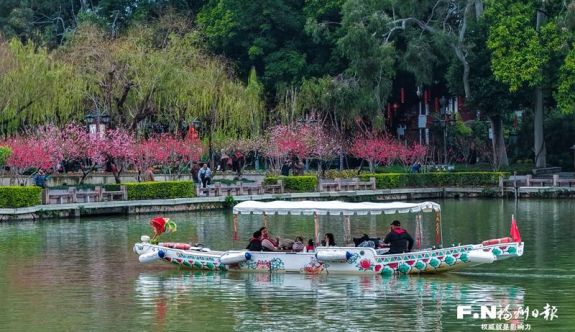 ���ݡ�ˮ�Ϲ����ꡱ�ȳ�ӿ�� ����ȷ�ֱ���������ں���ӭ�ͳ�5.5���˴�