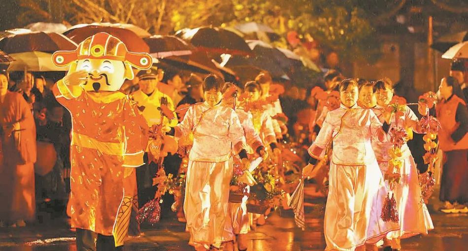 马跃龙腾游元宵