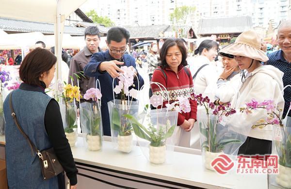 三明：多彩活动欢庆“三八”妇女节