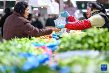 依法守好群眾的養(yǎng)老錢、救命錢