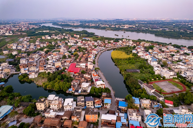 芗城区天宝镇：联合执法清“三无”重拳整治护西溪