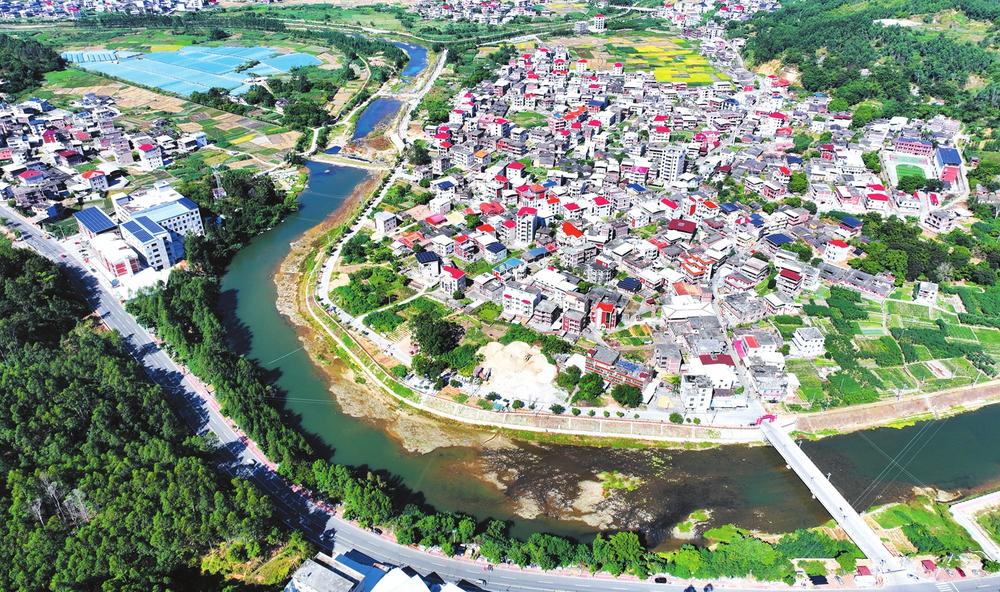 山水乐峰绘新篇 康养名镇启征程