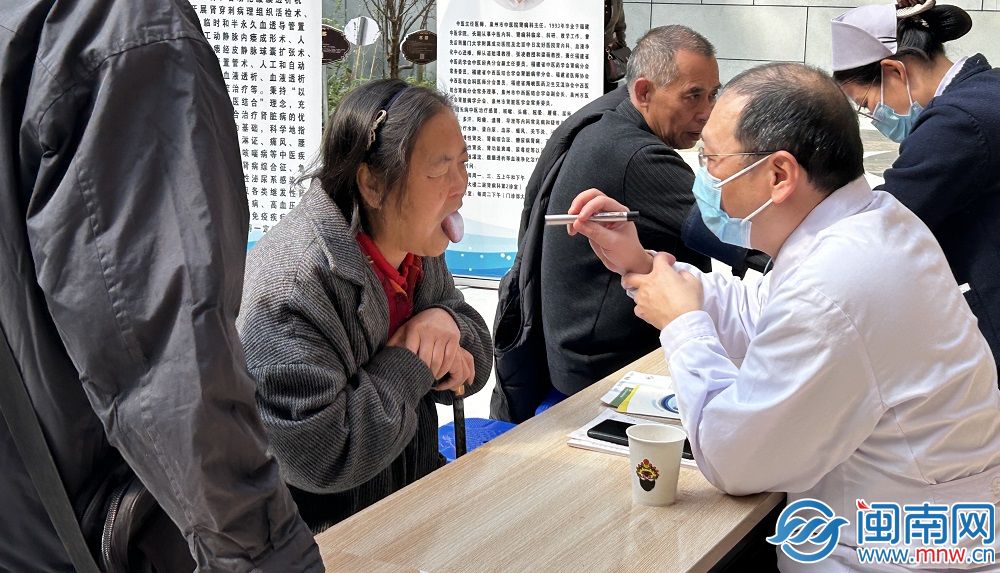 春日护肾正当时 泉州市中医院开展义诊科普活动