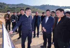 劉永強到城廂鎮(zhèn)現(xiàn)場辦公