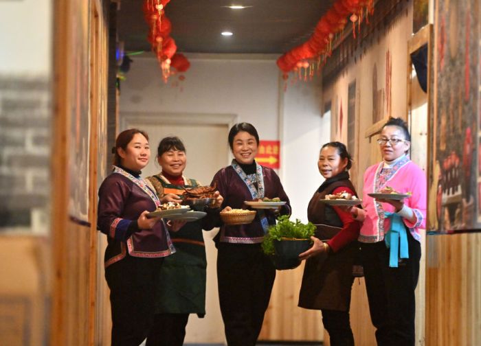 習(xí)近平總書記同人大代表、政協(xié)委員共商國是紀實