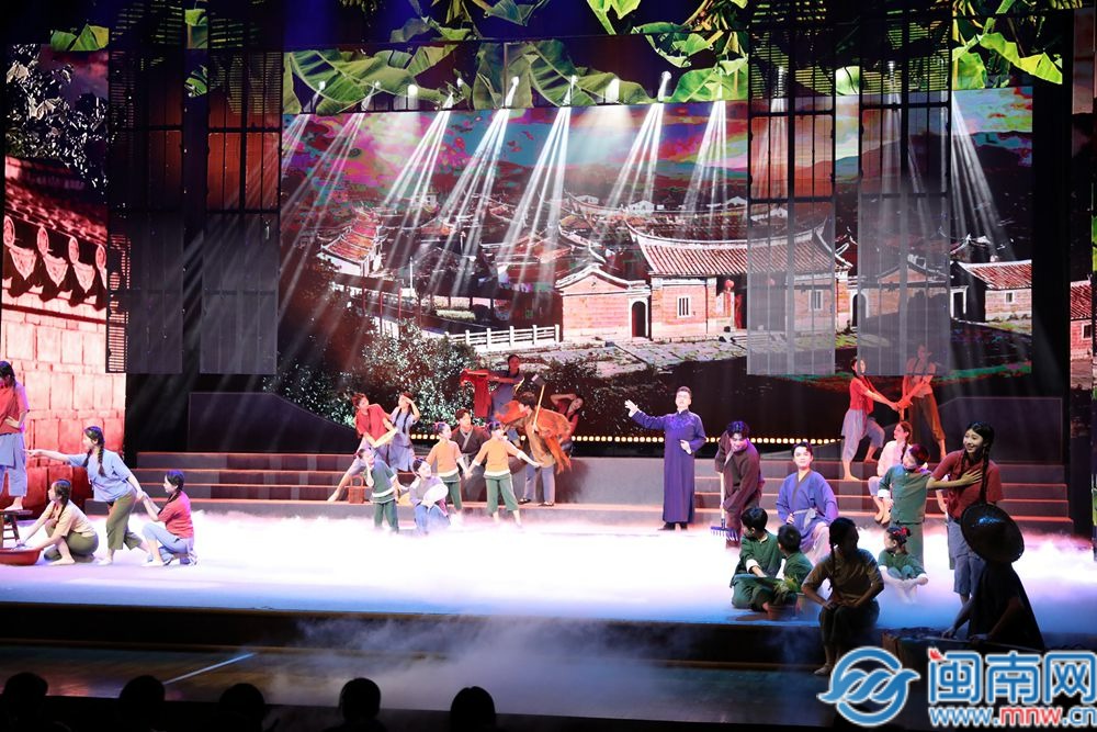 漳州原创音乐剧《梦语繁花》加演圆满落幕