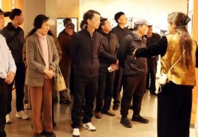 泉州市政府辦公室離退休干部到洛江考察調研