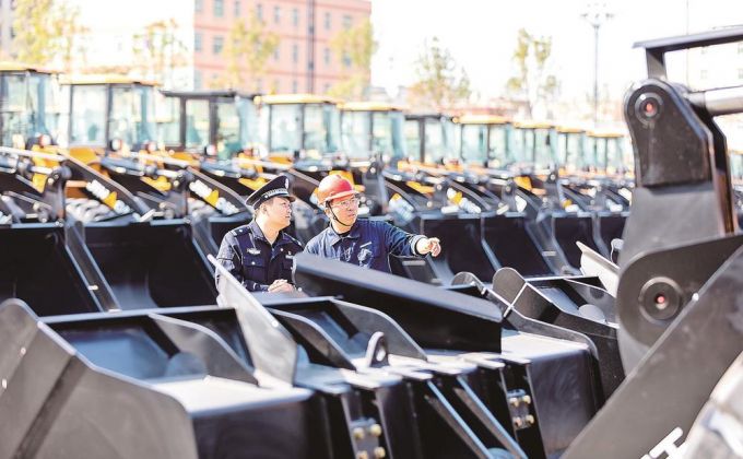 晋江：民警指导企业开展隐患自查 