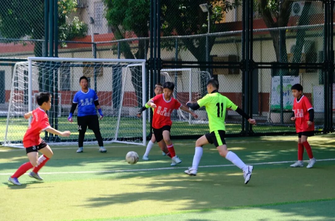 男足比赛中2.jpg