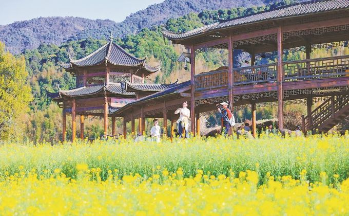 三明市建宁县濉溪镇油菜花开