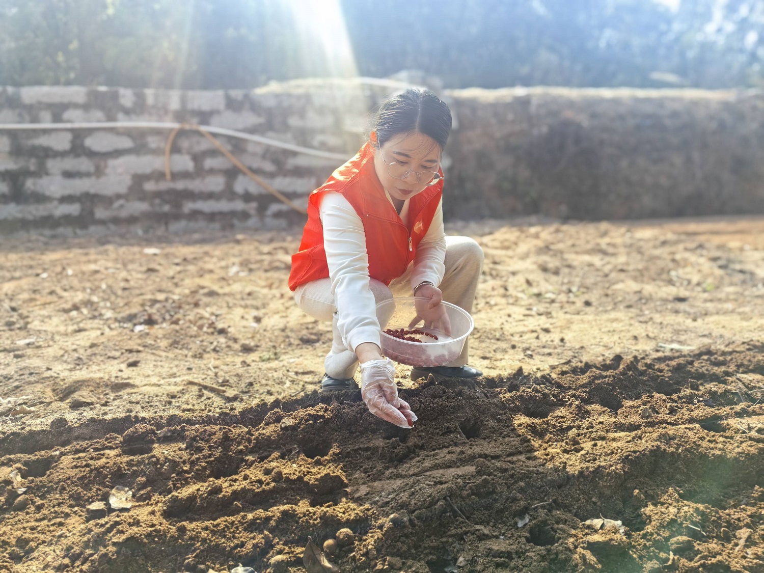 平安产险泉州中心支公司：春播希望田 平安护振兴