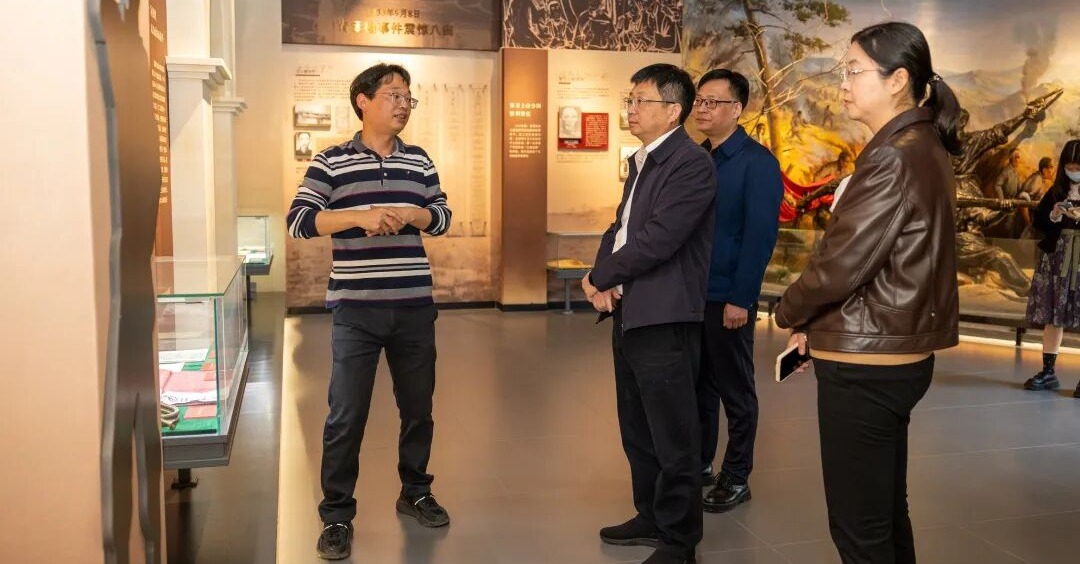 劉永強(qiáng)到魁斗鎮(zhèn)現(xiàn)場(chǎng)辦公