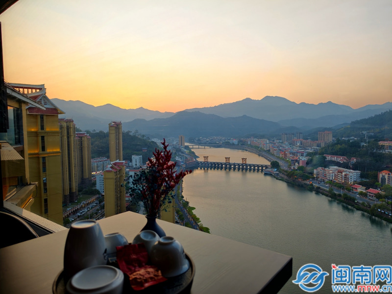 华安民宿新业态：住进风景里，留客夜色中