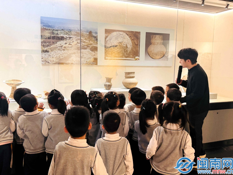 南靖县实验幼儿园党支部开展亲子研学思政实践活动