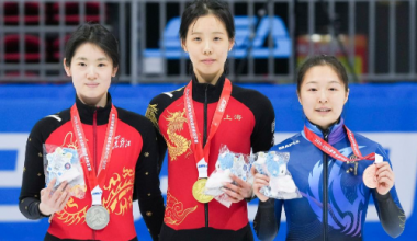 全国短道速滑冠军赛收官 张珈宁成“三冠王”