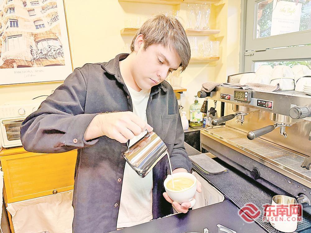 西班牙人扬·马尔托雷尔的福州生活：用咖啡打开一扇窗