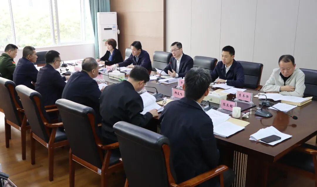 努力以一域担当为全局添彩 洛江区委常委会召开会议