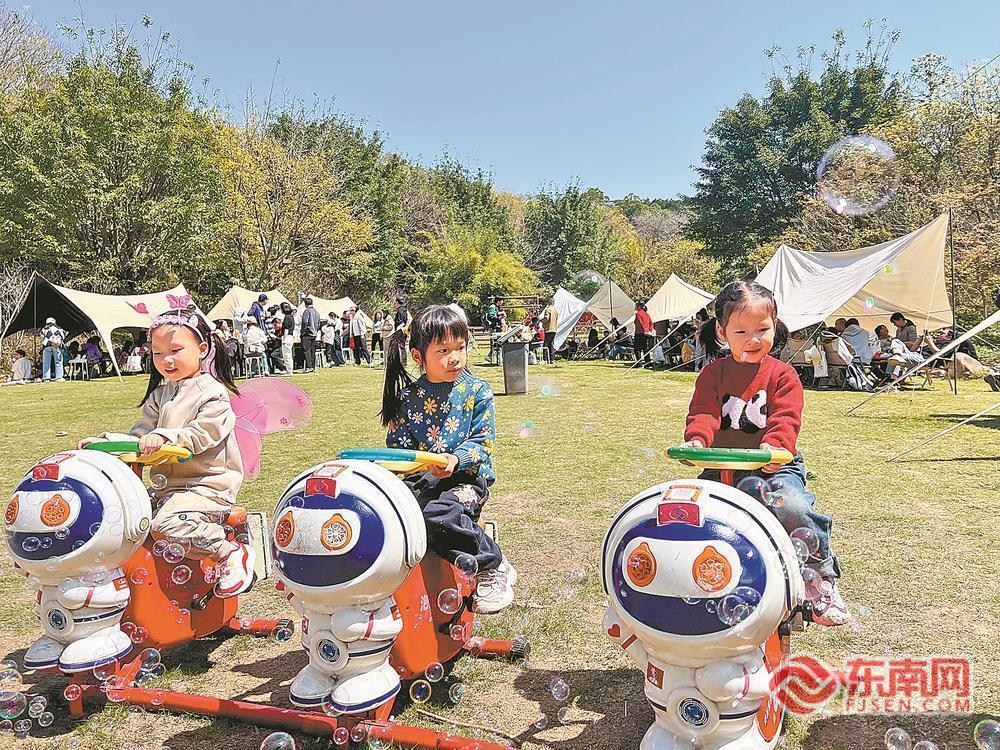 春天的回响丨绿意蜿蜒在百姓家门口