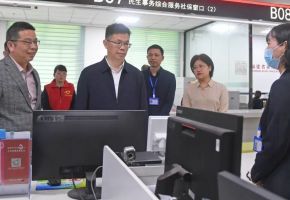 泉港区政府主要领导调研调度医疗保障工作