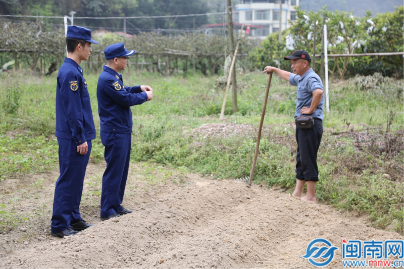 南靖消防多点发力 筑牢清明祭扫消防安全防线