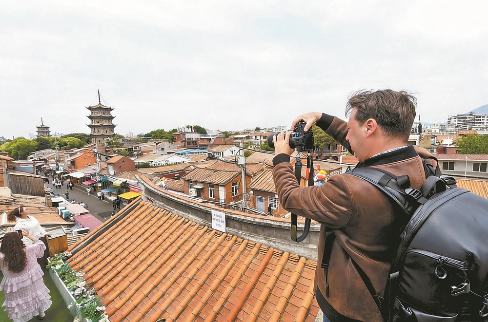 镜头跨山海 他乡变故乡 ——洋女婿艾罗斯的泉州情缘