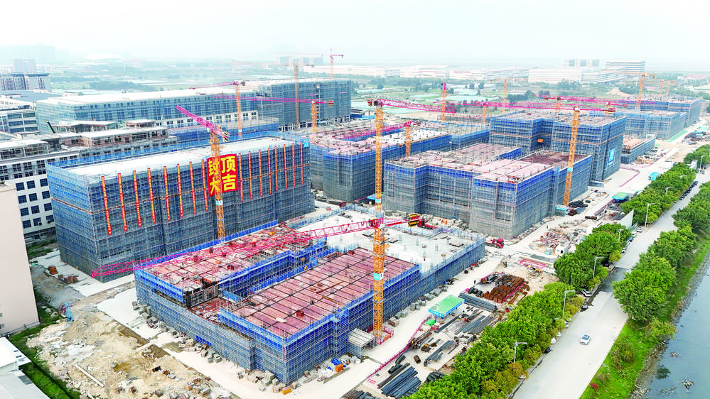 晋江鞋服产业园（陈埭园）一期首栋楼宇封顶