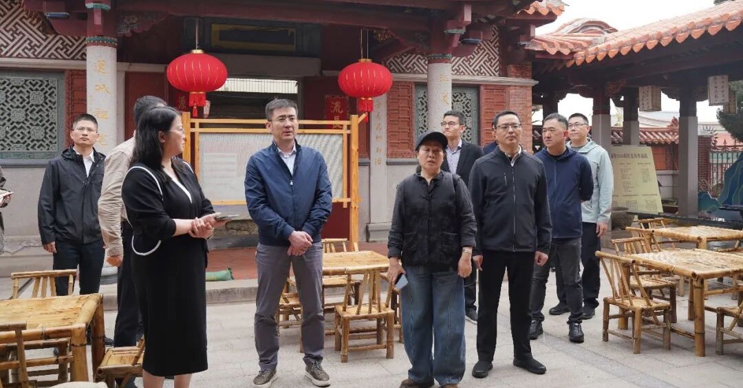 惠安县政府主要领导带队赴崇武镇开展崇武古城非遗小剧场选址踏勘调研