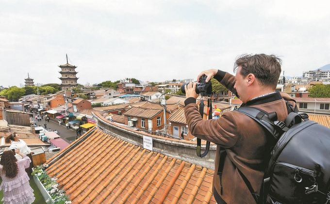 镜头跨山海 他乡变故乡 ——洋女婿艾罗斯的泉州情缘