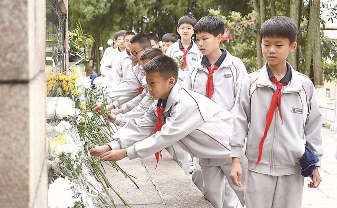 福建省各地广泛开展“追寻·2026·百园千校清明祭英烈”活动
