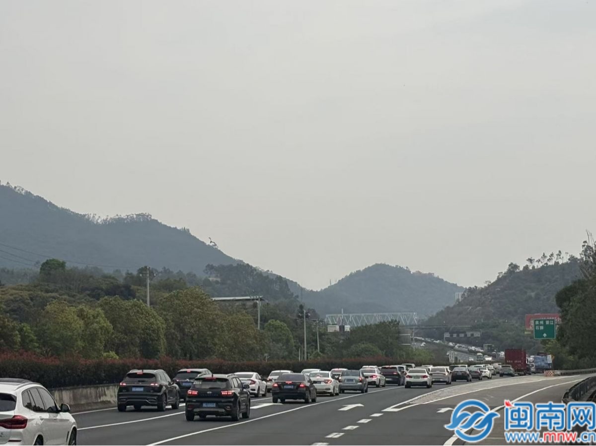泉州高速迎来返程高峰 高速交警发布安全提醒