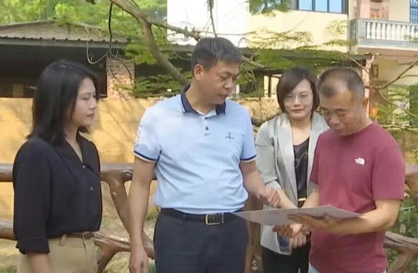 芗城区领导调研一村一池塘建设暨人居环境整治情况