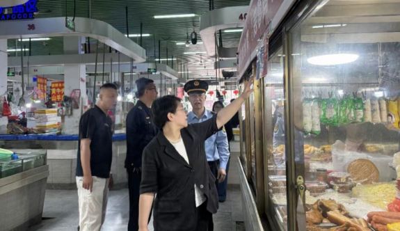 薌城區(qū)領(lǐng)導帶隊督導農(nóng)貿(mào)市場及周邊城市文明建設工作