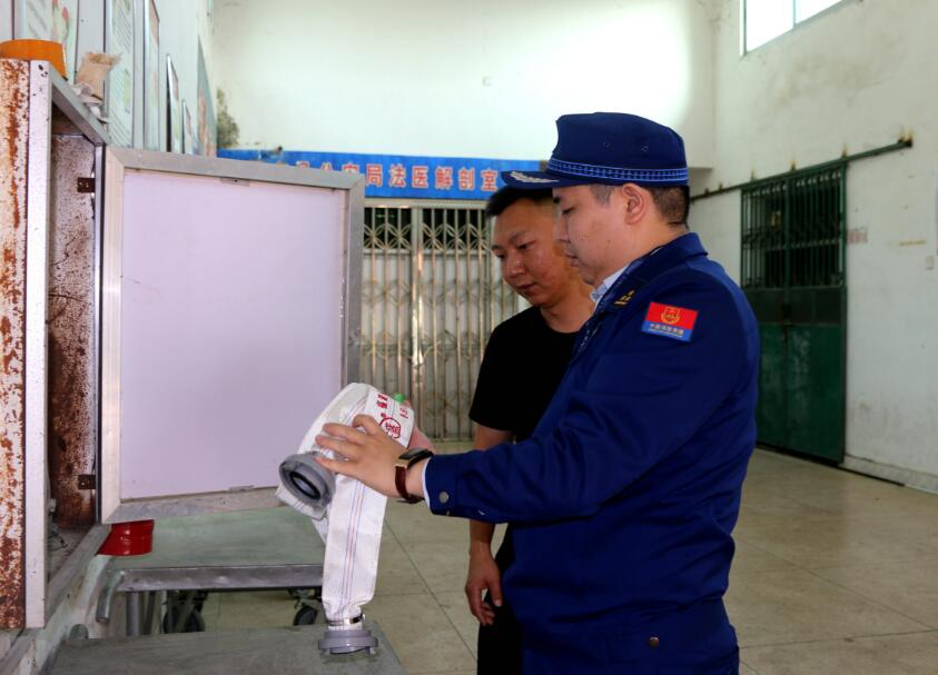 规范消防产品使用——诏安县消防救援大队到殡仪馆开展消防产品检查