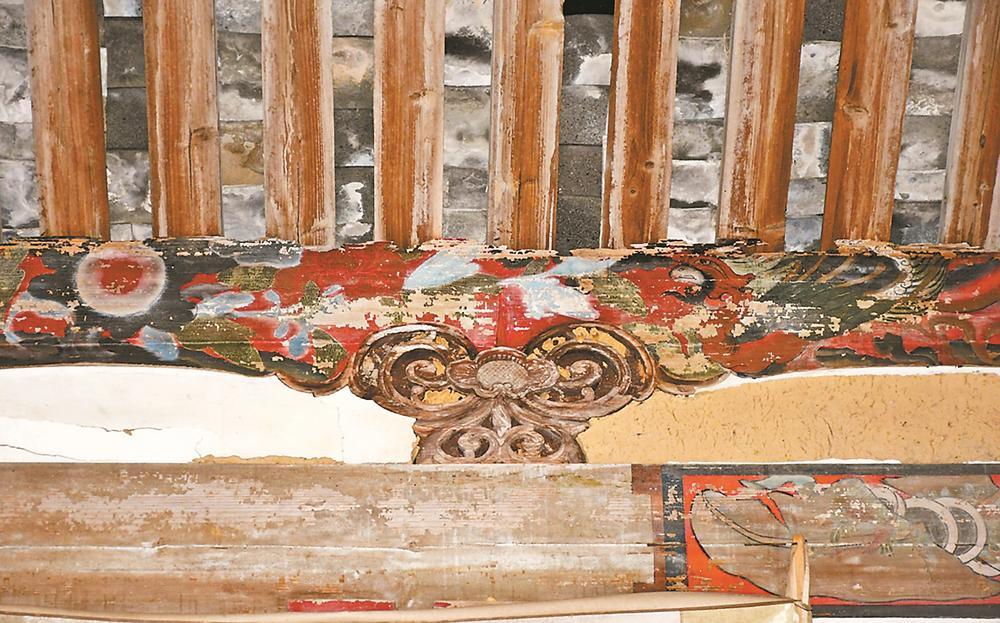 “虎紋”木雕及彩繪(資料圖片)