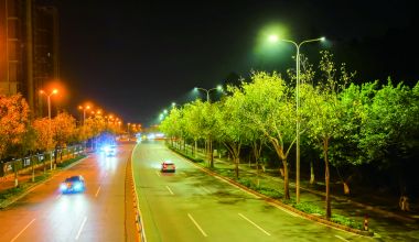 晋江百条人行道设施及万盏节能路灯更新项目完成一季度建设目标