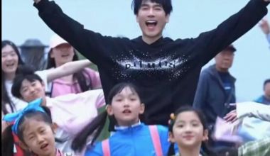 林依轮在西湖跳《爱情鸟》 背景美成水墨画